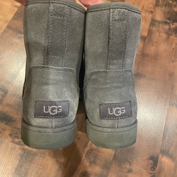 UGG Cory II Genuine Shearling Lined Boot -Charcoal, size 7 - Picture 2 of 3